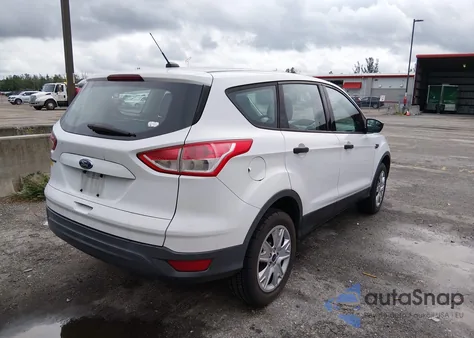 2013 Ford Escape S z USA, uszkodzony, nr VIN 1FMCU0F76DUB43955